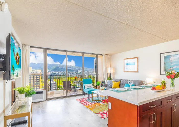 Mountain View Getaway, Free Parking And Beach Steps Away