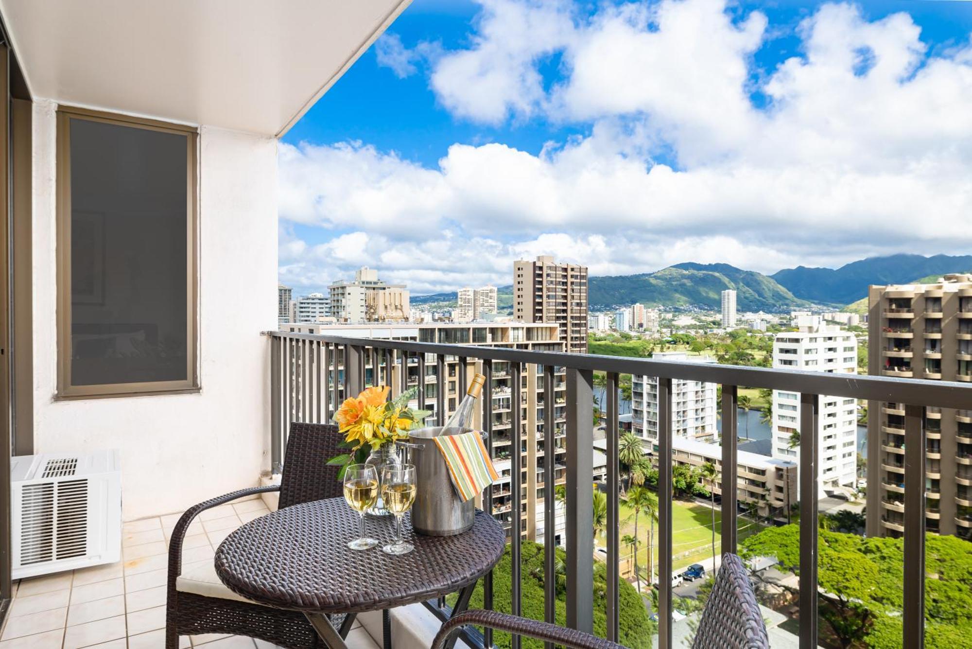 Mountain View Getaway, Free Parking And Steps Away Apartment *
